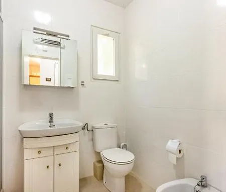 Fraesch Duplex Med Havsutsikt Nyaraló