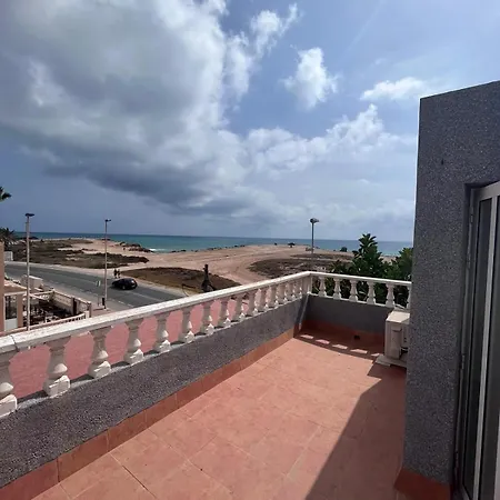 Fraesch Duplex Med Havsutsikt Nyaraló